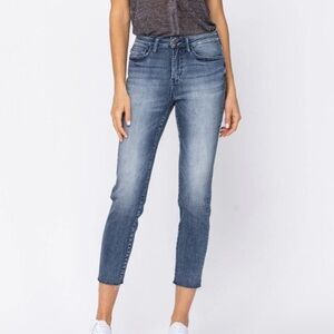 Judy Blue High Waist Raw Hem Relaxed Fit Ankle Jeans Size 11/30
